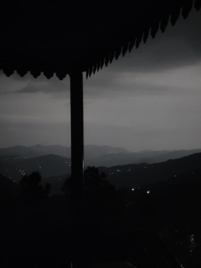 Bhanu Homestay, Kasar Devi 알모라 외부 사진