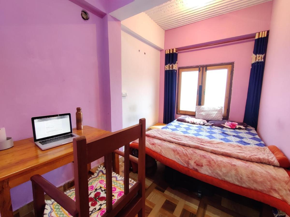 Bhanu Homestay, Kasar Devi 알모라 외부 사진